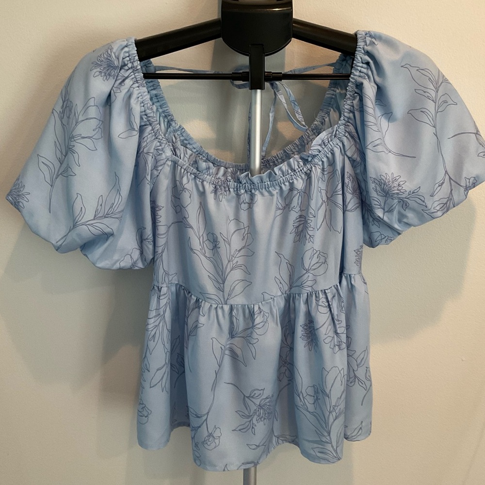 NWT Blu Pepper Light Blue Floral Blouse
